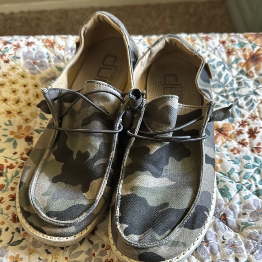 Camo Hey Dudes